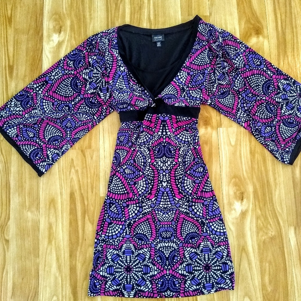 💜Beautiful & Flowing Nicole Miller shirt 💜